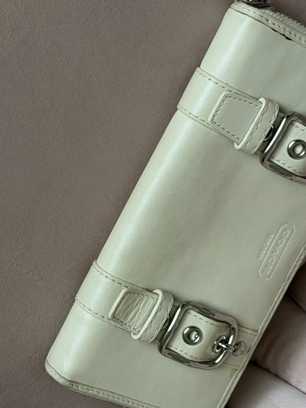 COACH 🤍 SoHo Zoe Cream Leather Zip Around Wallet